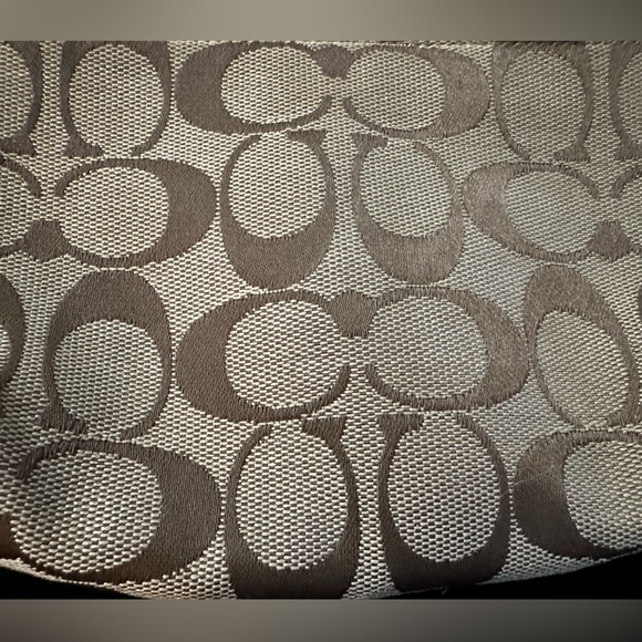 Coach Pink Leather Trim Kiss Lock Wristlet - Picture 6 of 8